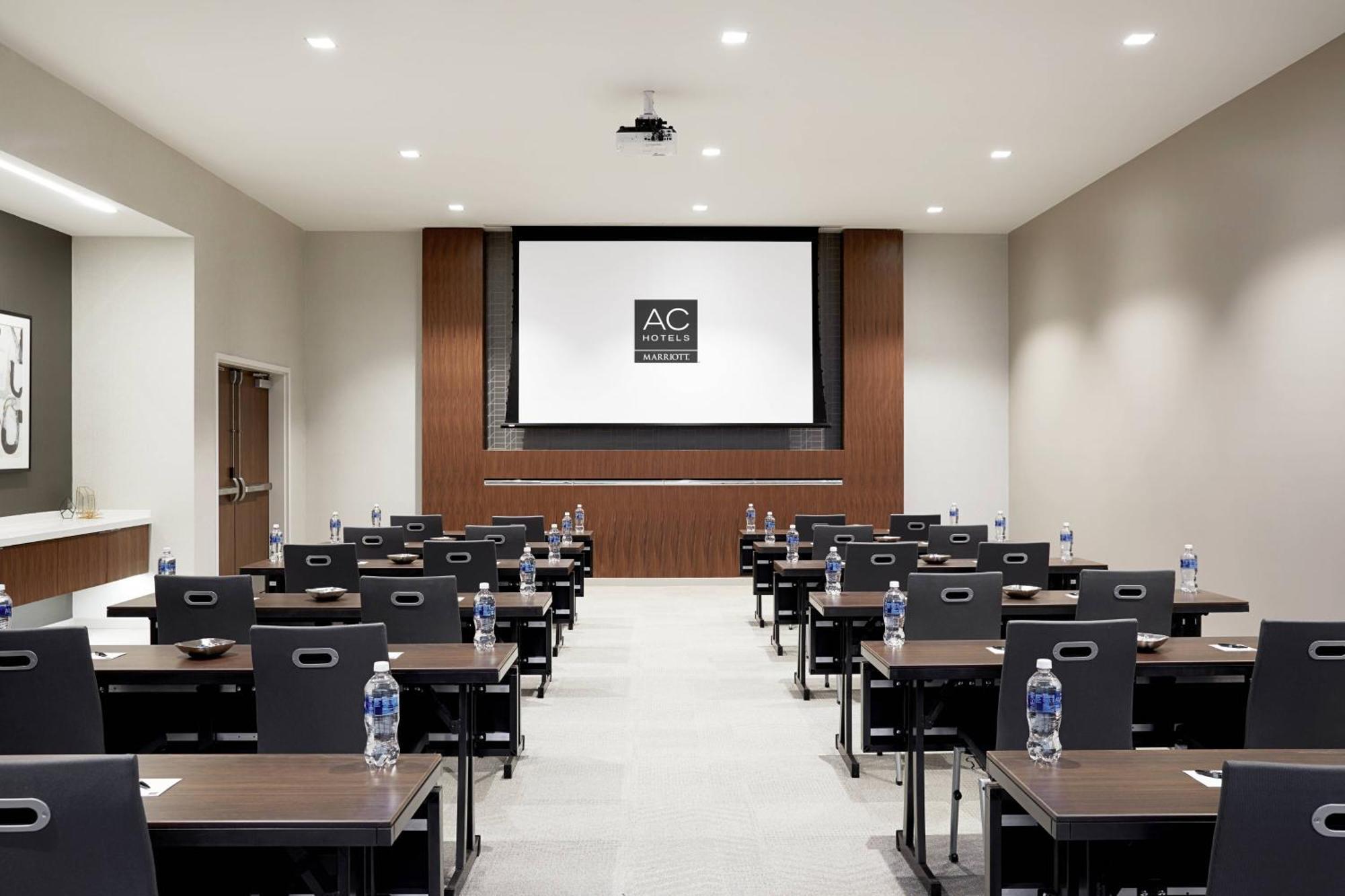 Ac Hotel By Marriott Raleigh North Hills מראה חיצוני תמונה